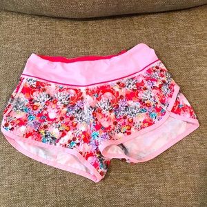 Lululemon athletic short with inner lining